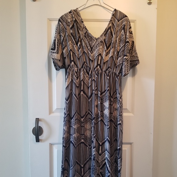 Check It Out Plus Geometric Maxi Dress - Picture 4 of 4